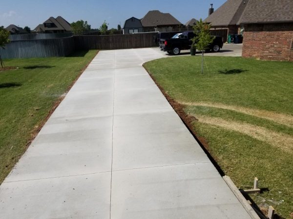 Minimizing Business Downtime During Commercial Driveway Replacement
